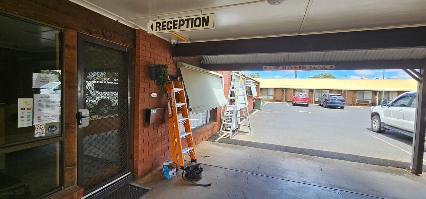 Reception and parking area CCTV coverage at Country Mile Motor Inn Forbes